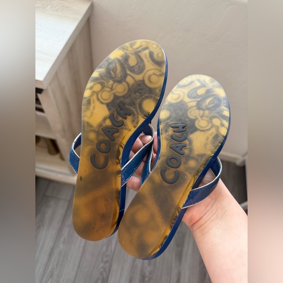 Coach|Coach Poppy Patent Vibrant Blue Heart-Embellished Women's Sandals,size 6• - Picture 10 of 12